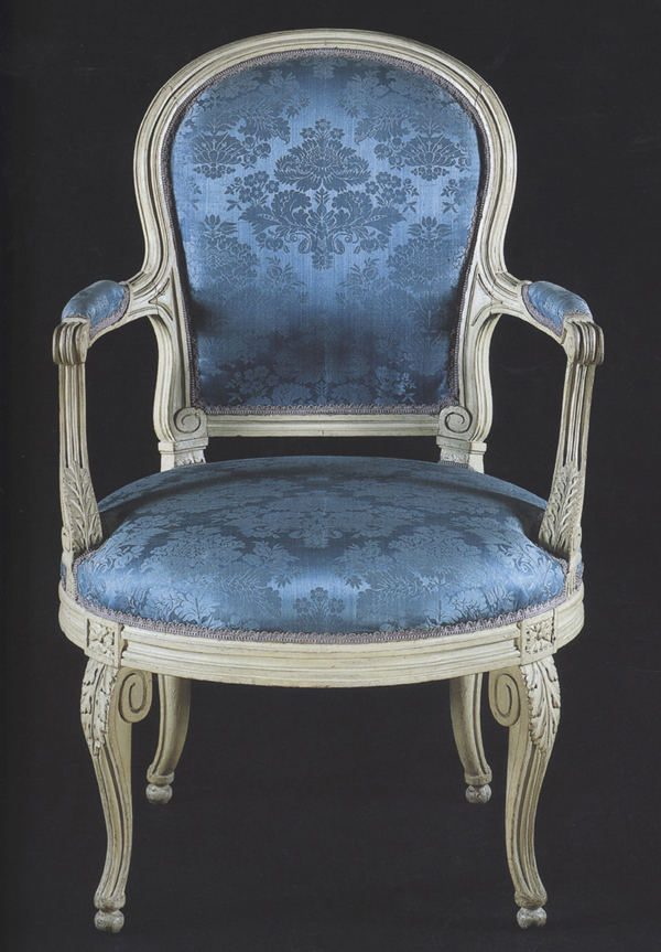 Documentation d’un fauteuil à pieds en console du musée Carnavalet
